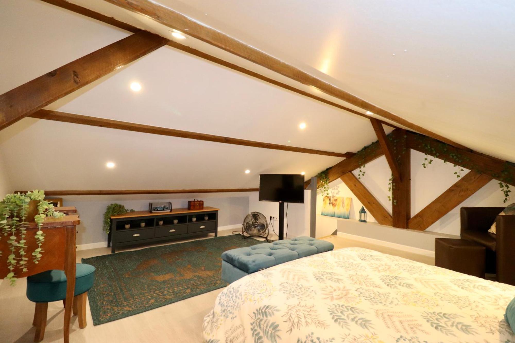 Duplex Au 2Eme Et De Notre Maison -Acces Au Jardin-Smart Tv-Streaming-Wifi Le Mans Room photo